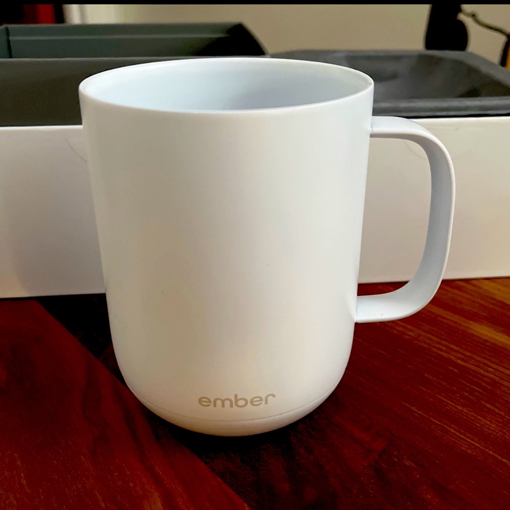 Brand New in box 10oz Ember Mug